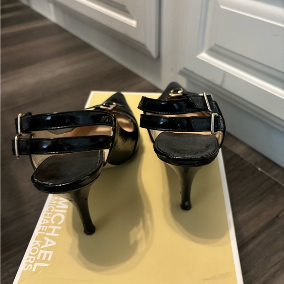 Michael Michael Kors Leather Pumps, 7.5 - Picture 5 of 5